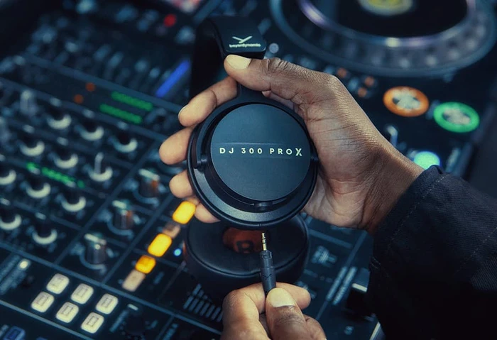 beyerdynamic-dj-300-pro-x-professional-dj-kulakligi-asimetrik-e-ticaret-görsel2