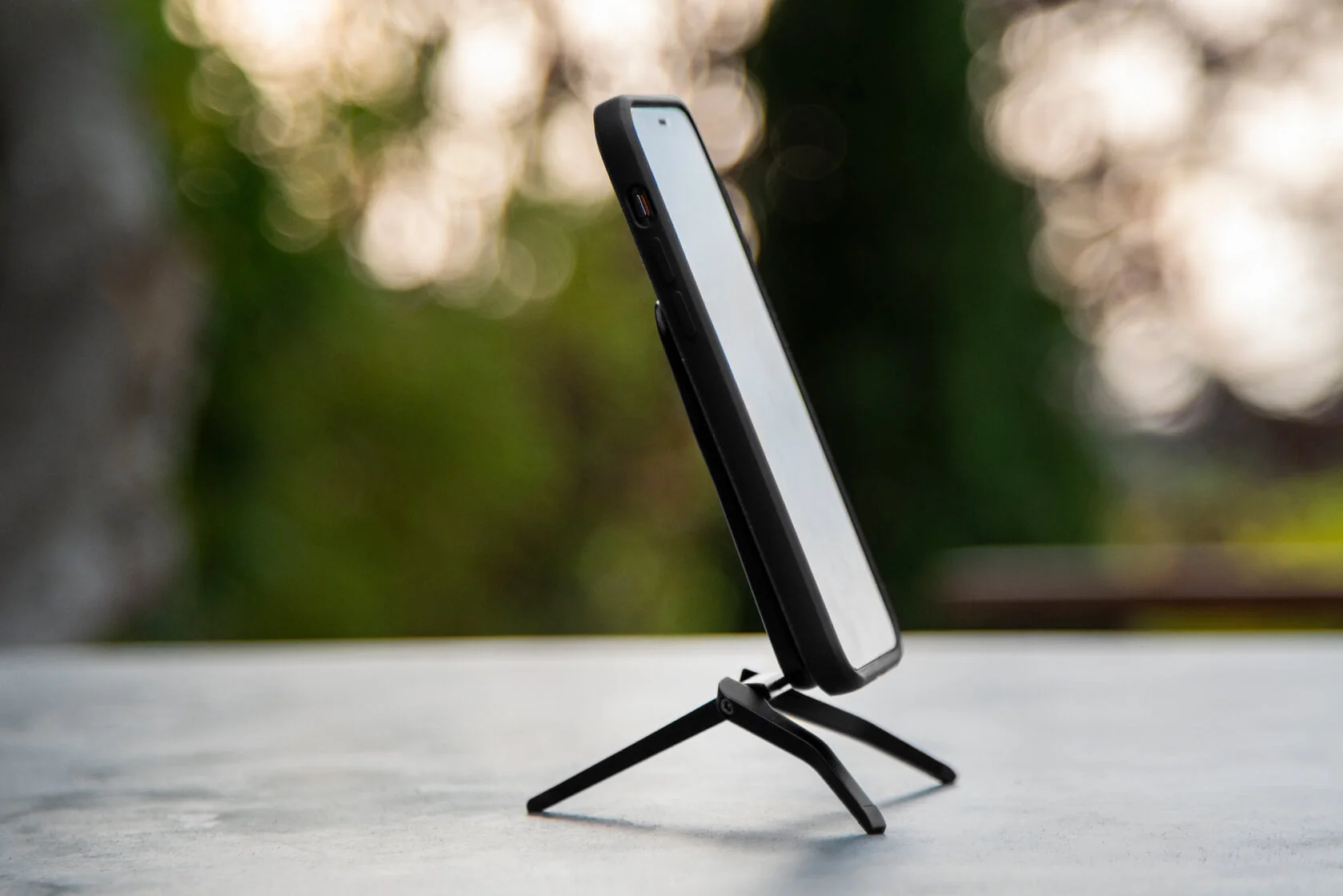 MagSafe uyumlu manyetik bağlantı