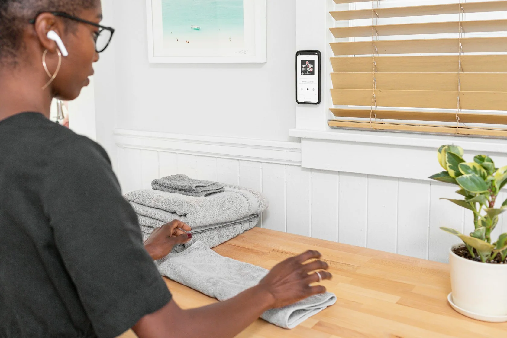 Mobile Wall Mount - Bone