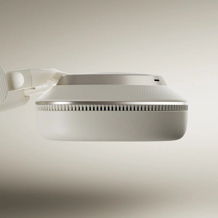 Low BW Px7 S3 Canvas White Product 1 min