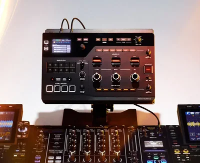 alphatheta-rmx-ignite-profesyonel-dj-effector-sampler-rmx-ignite-profesyonel-dj-effector-sampler-asimetrik-e-ticaret-görsel3