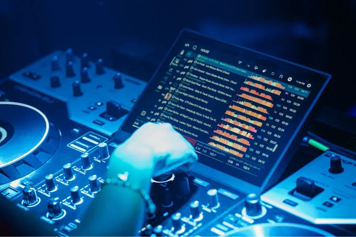 denon-dj-prime-4-g2-profesyonel-dj-controller-asimetrik-e-ticaret-görsel3