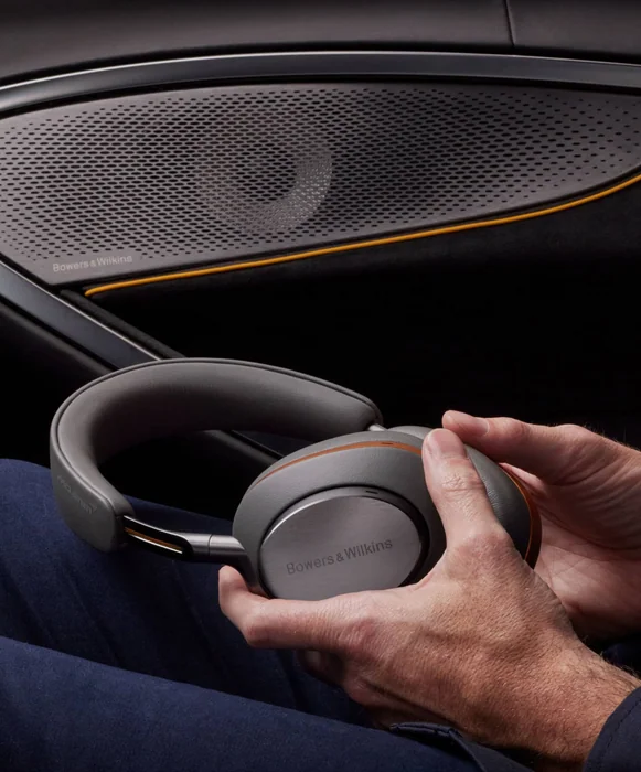 bowers-wilkins-px8-mclaren-edition-ozel-koleksiyon-anc-kablosuz-kulak-ustu-kulaklik-asimetrik-e-ticaret-görsel4
